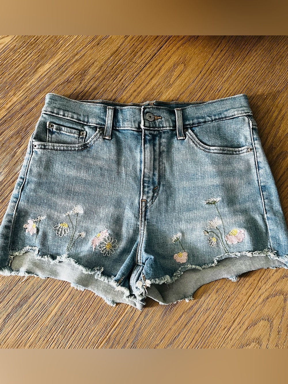 Levi’s Denim Floral Embroidered High-Rise Women’s Cutoff Shorts - Blue Sz 29